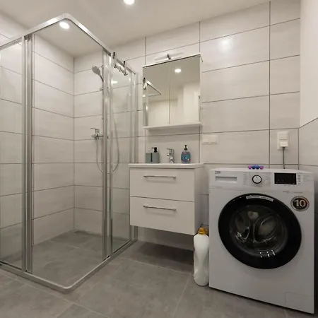 Zimmervermietung Projektentwicklungs Gmbh 2 * Ranshofen