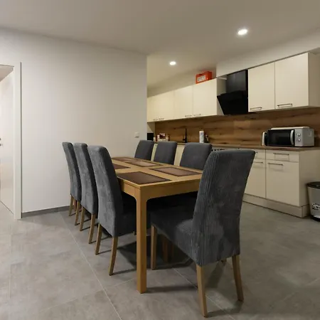 Apartment Zimmervermietung Projektentwicklungs Gmbh 2 *