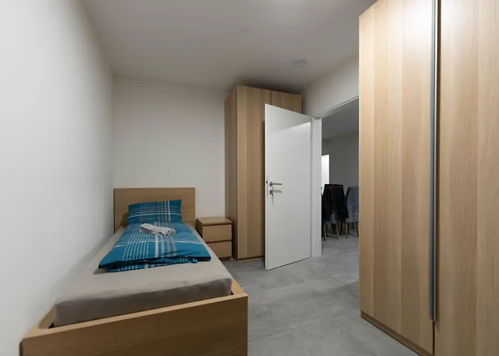 Zimmervermietung Projektentwicklungs Gmbh 2 * Ranshofen